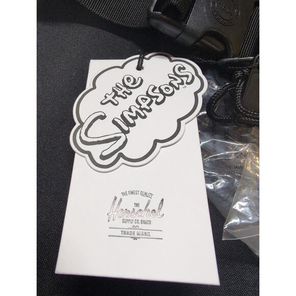 Universal Studios The Simpsons X HERSCHEL Lisa Fourteen Fanny Pack Crossbody Bag - Picture 3 of 9